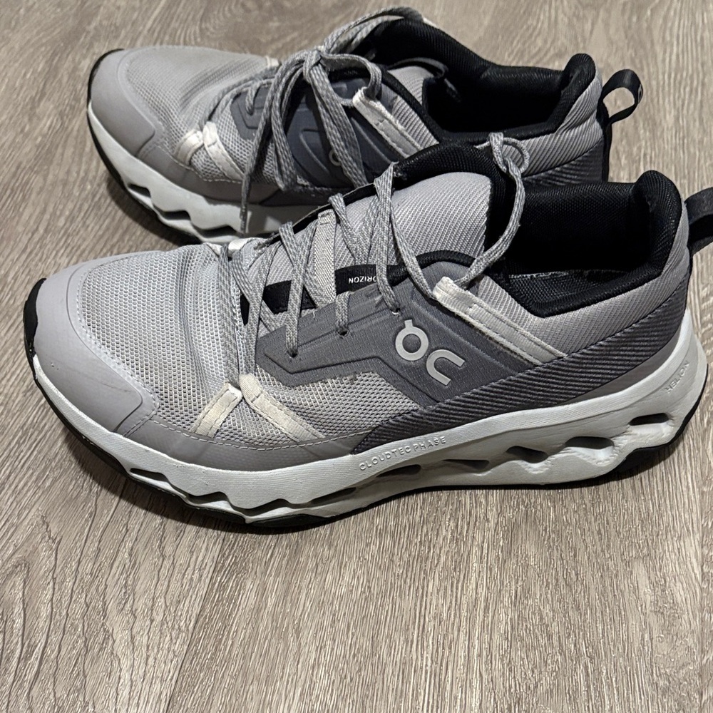 On Running Light Gray and Black Sneakers
